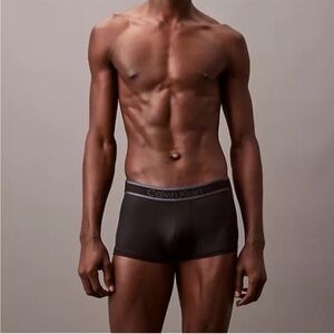 Calvin Klein | Tonal Logo Low Rise Trunks in Black (Large)